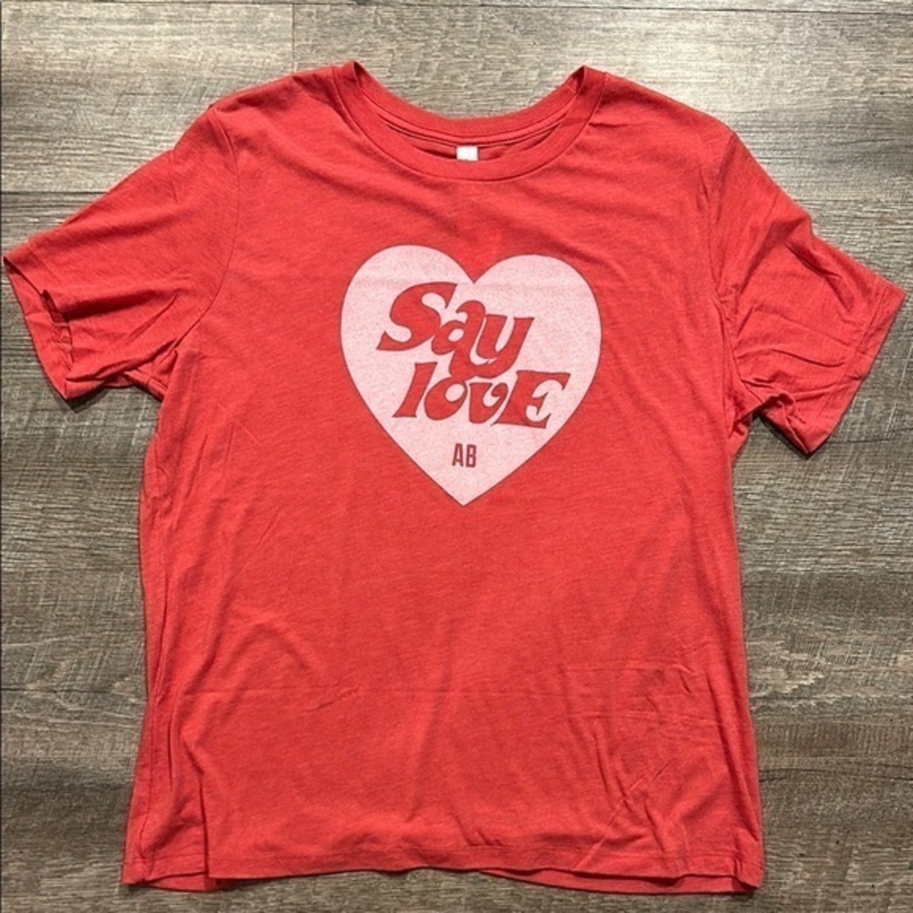 Bella Canvas Avett Brothers Say Love red heart short sleeve T-shirt size large